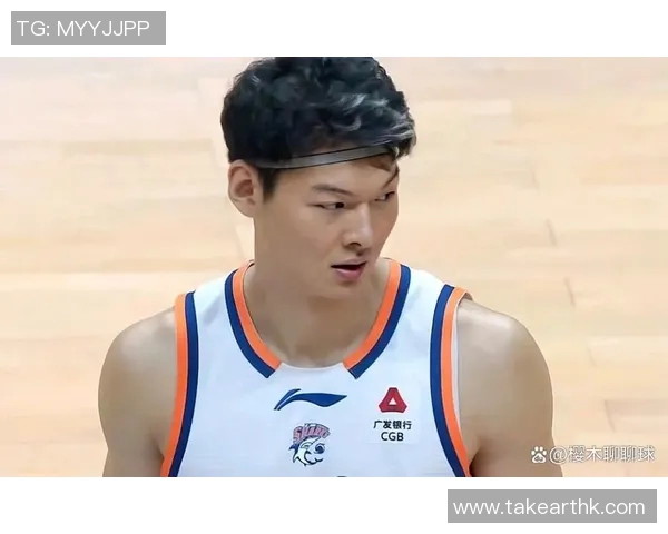 CBA上海男篮豪取八连胜战绩提升至10胜2负展现强大实力