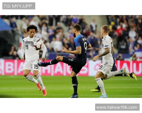 奥格斯堡主场逆转胜汉诺威96，全队展现顽强斗志