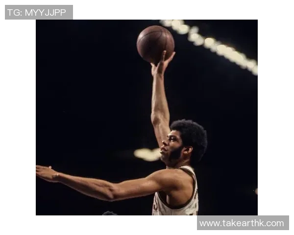 传奇的终结与新篇章的开启：卡尔顿的退役与雄鹿的辉煌赛季