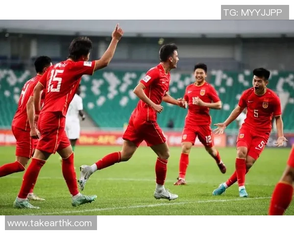 中超新星邓涵文崭露头角助力球队争冠展现无限潜力与激情 中超新星邓涵文崭露头角助力球队争冠展现无限潜力与激情