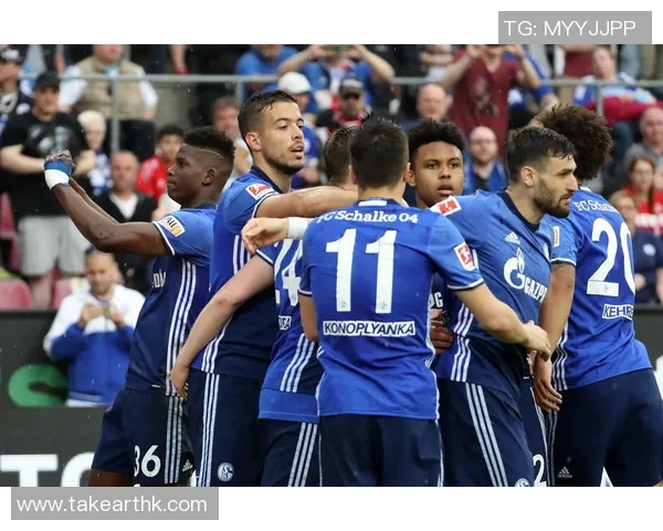 沙尔克04遭遇糟糕连败,主场不敌弗赛堡坐稳德甲垫底位置 沙尔克04遭遇糟糕连败,主场不敌弗赛堡坐稳德甲垫底位置